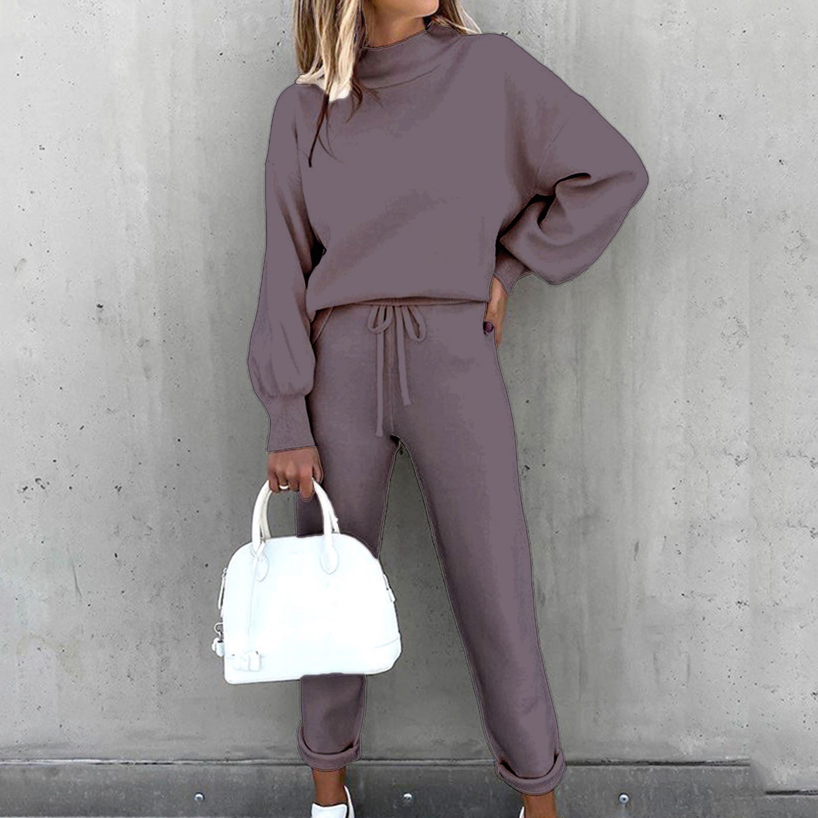 thumbnail image 5 of Traje pantalón de felpa para mujer: blusa con capucha, diseño con bolsillos, poliéster, conjunto informal liso, 5 of 8